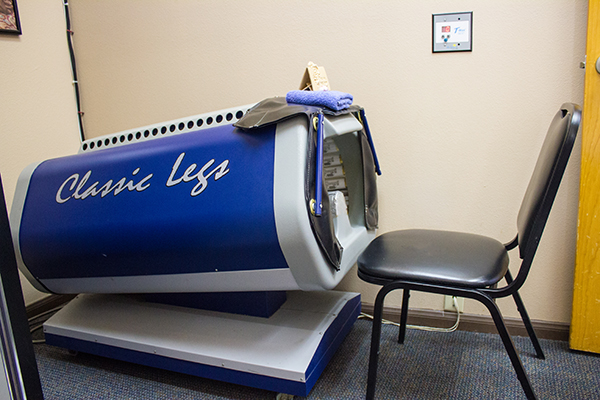 Leg Tanner at Electric Tan La Mirada